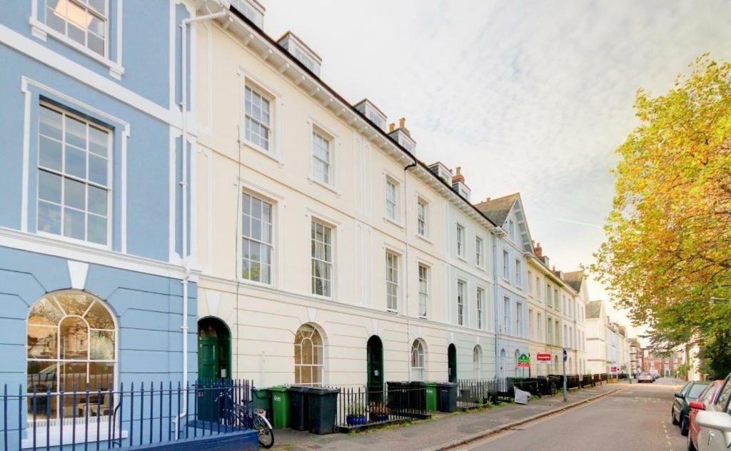 Beautiful One Bedroom Ground Floor Apartment With Parking Exeter Exterior photo
